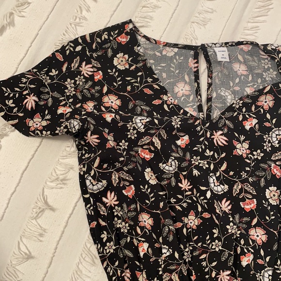 Patterned Romper - Picture 2 of 5